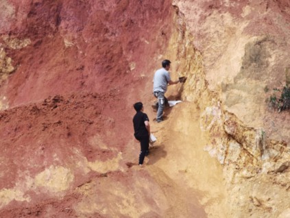 开发矿源技术大突破 云南红河州发现超大离子吸附稀土矿