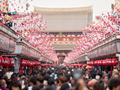 中国访日游客数重回榜首 中日航班恢复率达八成